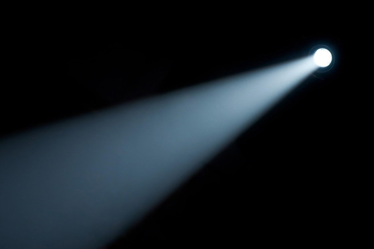 光的衰減是盡頭嗎，光子衰減定律